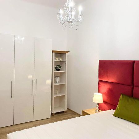 Platanos Apartman Тата Екстер'єр фото